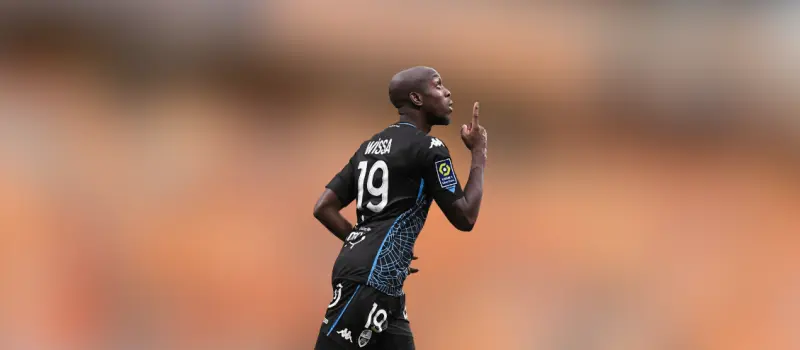 Лорьян — Марсель статистика матча 18 апреля 2026