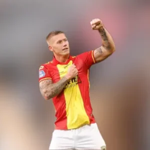 Гоу Эхед Иглс — АЗ Алкмар статистика матча 23 апреля 2026